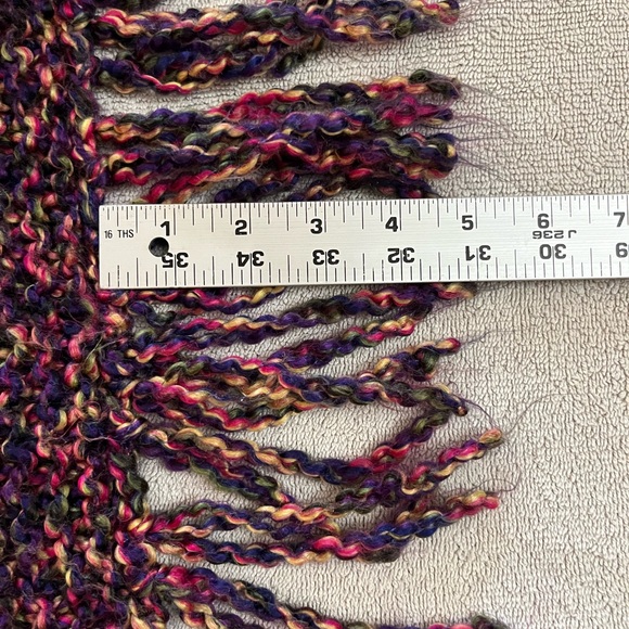 Fringed shawl variegated yarn Handmade Knit Wrap - Picture 7 of 7